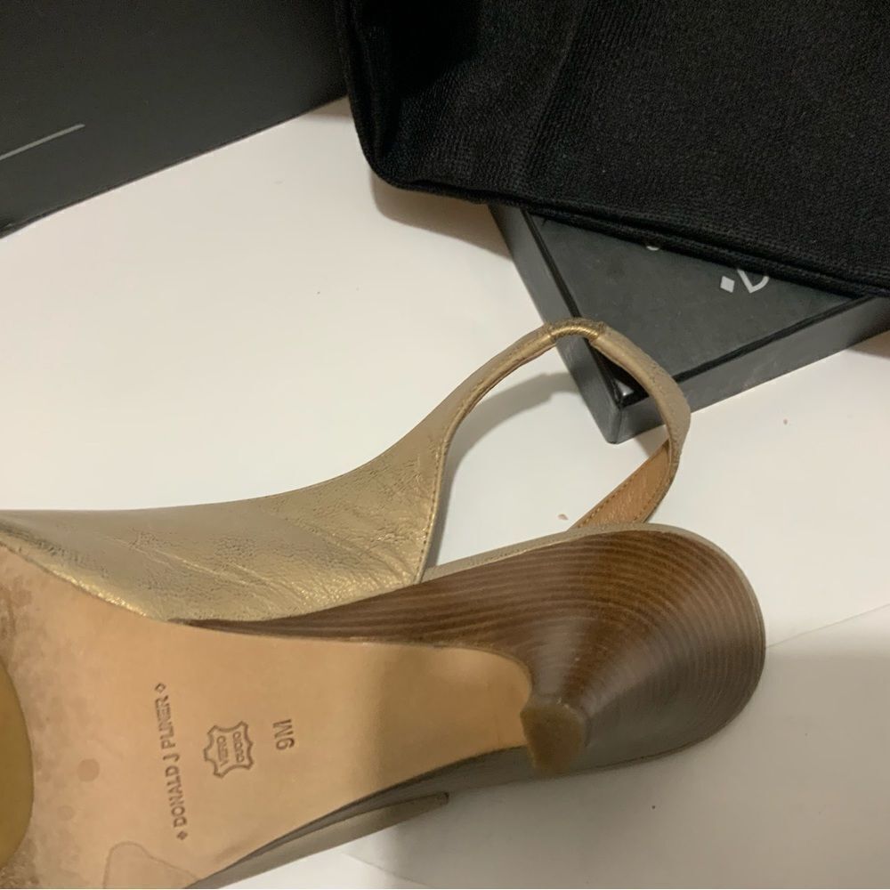 Donald J Pliner Women's Papina Slingback Pump, Size 9 M - Picture 7 of 11